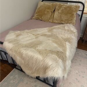 Pottery barn throw blanket